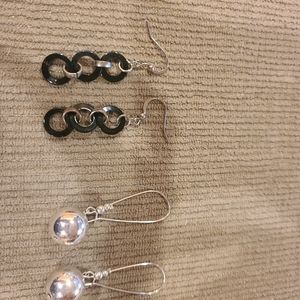 Costume dangle earrings